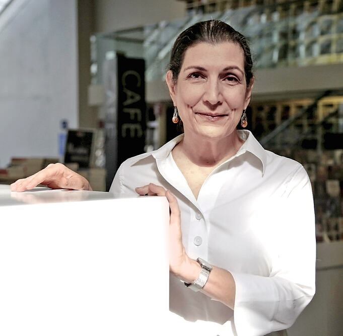 La autora escribió ocho textos que conforman Los placeres y los días (Almadía) (ALEJANDRA LEYVA. EL UNIVERSAL)