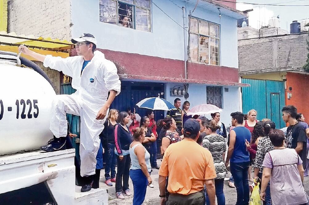 La delegada de Iztapalapa, Dione Anguino, pide a los ciudadanos denunciar todo abuso por parte del personal de pipas a través de las redes sociales, proporcionando el número del carro tanque u otro dato para identificar al responsable. Foto: ESPECIAL
