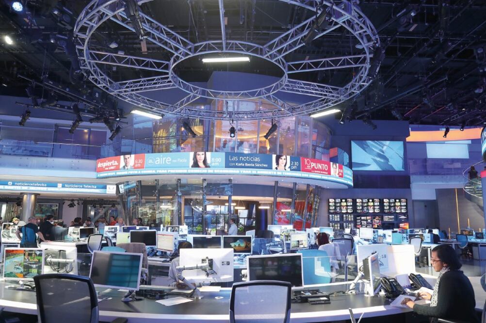 Carlos Loret de Mola, Paola Rojas, Karla Iberia Sánchez y Denise Maerker tendrán sus espacios personalizados en este set (FOTOS: GERMÁN ESPINOSA. EL UNIVERSAL)