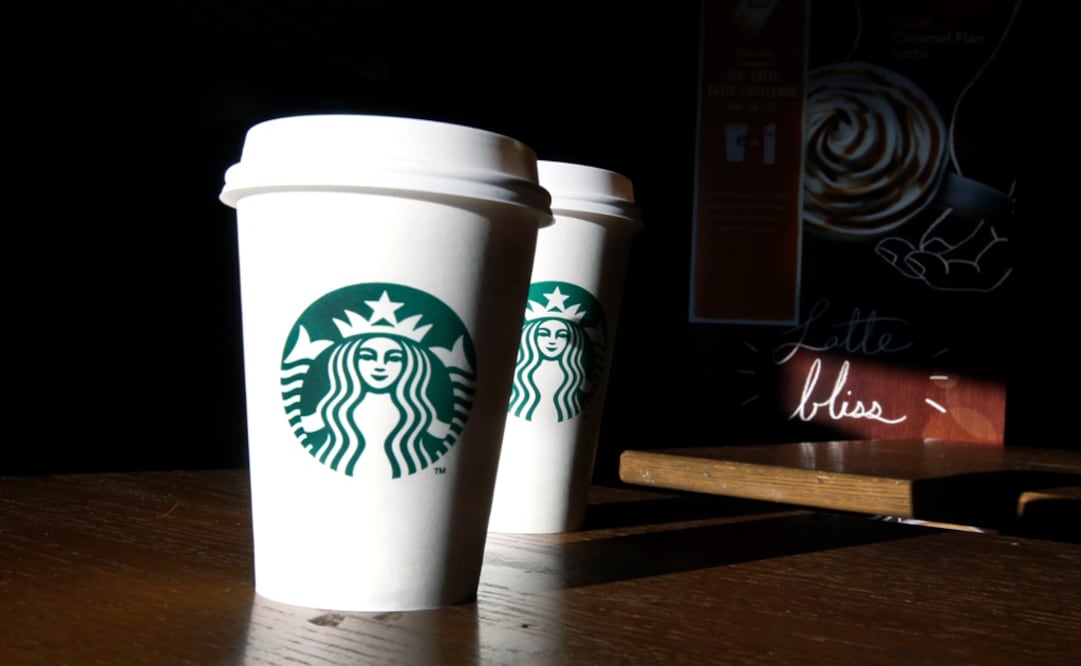 Starbucks ofrece 50% en bebidas. Foto: AP