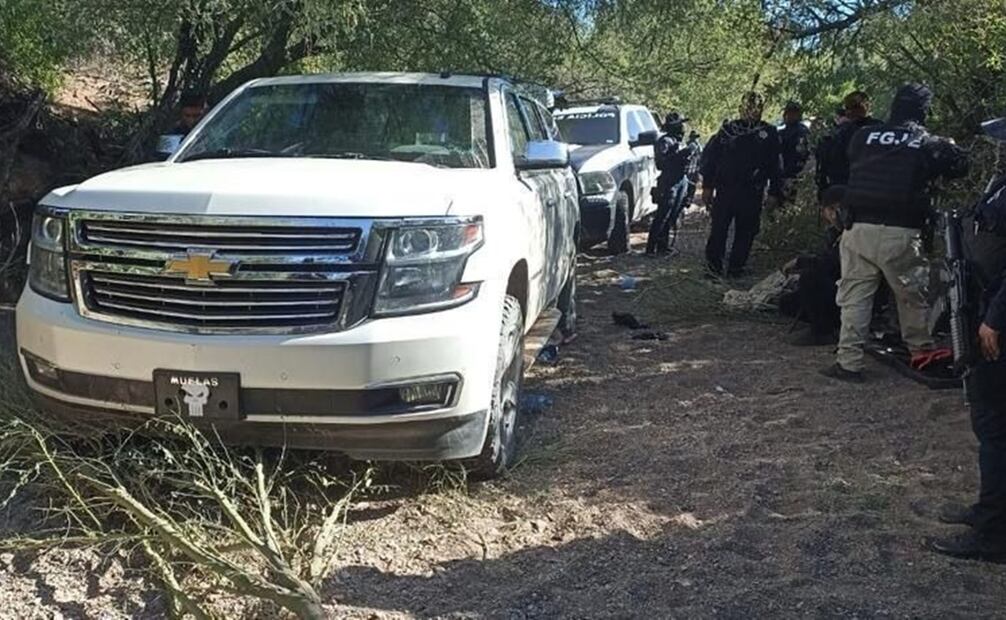 Corporaciones pertenecientes a la Mesa Estatal de Seguridad lograron el aseguramiento de armamento de grueso calibre, así como una camioneta blindada. Foto: Especial.