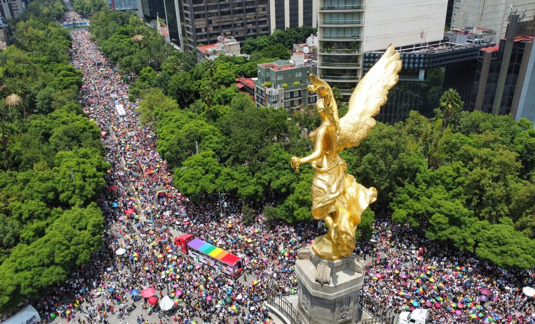 Así se ve la marcha LGBTTTIQ+ de este sábado 29 de junio desde las alturas. (Foto: Diego Prado)