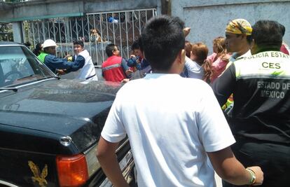 Se enfrentan antorchistas con empleados de CFE en Edomex