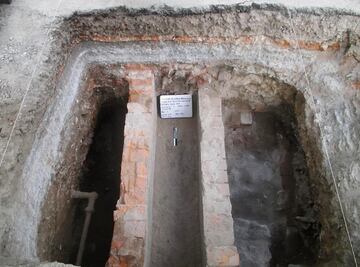 Hallan casa mexica y restos de la época virreinal en obras de subestación eléctrica del metro, en el Centro