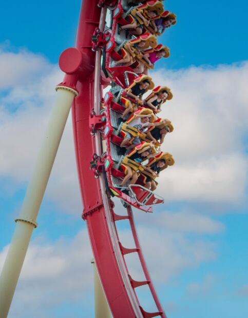 Qué le pasa a tu cuerpo cuando te subes a una montaña rusa