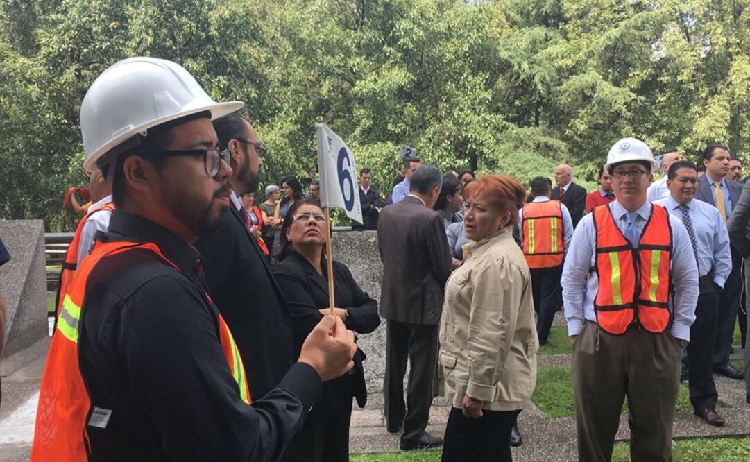 Durante el simulacro, las personas siguieron los protocolos de Protección Civil. Foto: Ariel Ojeda