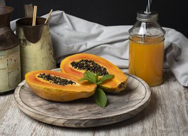 Te contamos los beneficios que no conocías del jugo de papaya