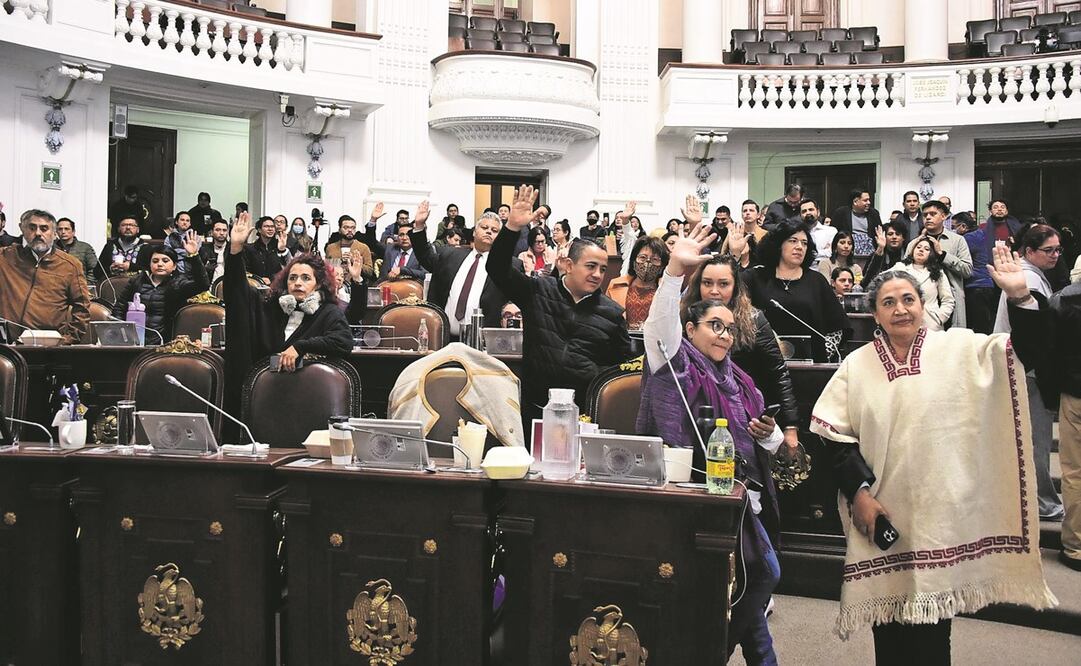La aprobación del Paquete Económico para la Ciudad de México en 2023 se prolongó hasta la madrugada del jueves en el Congreso. Foto: ESPECIAL
