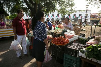 Se reactivan primeros comercios tras terremoto en Juchitán
