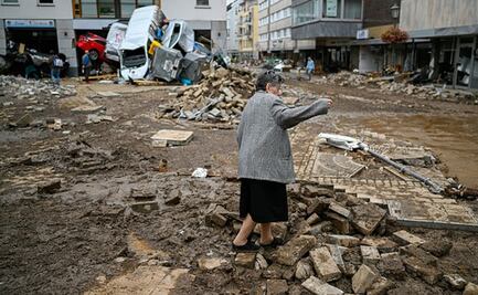Así es la angustiante búsqueda contrarreloj de sobrevivientes tras las inundaciones en Europa