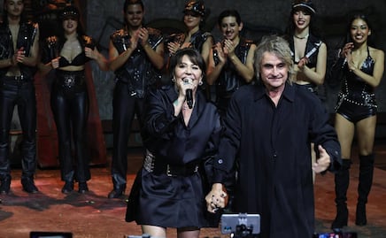 Alejandra Guzmán rompe la placa de "Malinche" en pleno festejo de aniversario