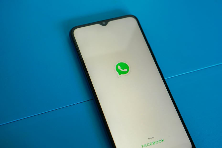 WhatsApp notifica a los usuarios cuando su celular dejará de ser compatible. Foto: Unsplash