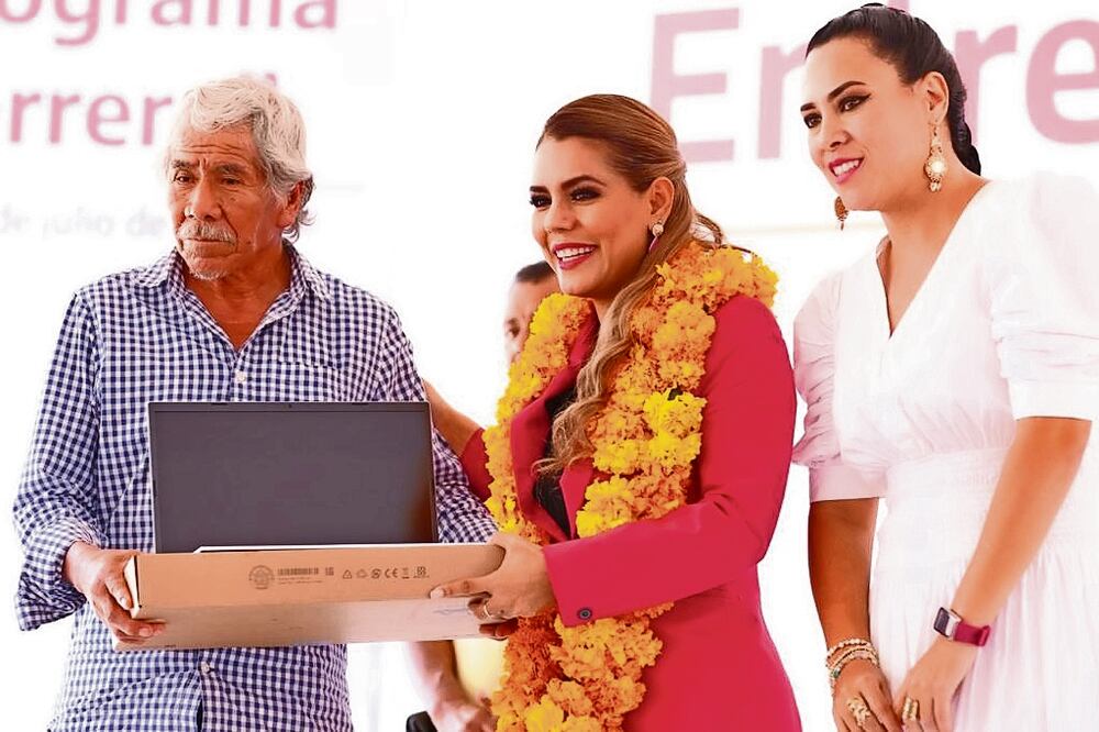 El apoyo económico dado a los adultos mayores proviene del programa Pensión Guerrero. Foto: Especial