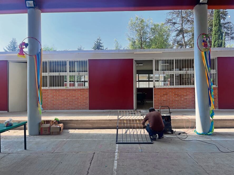 La escuela Vicente Guerrero cuenta con siete aulas con ventanas, puertas y protecciones nuevas que estrenarán el 9 de mayo. Foto: de Arturo Contreras. El Universal