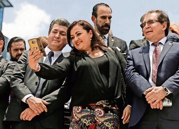 Se manifiestan al pie del Ángel