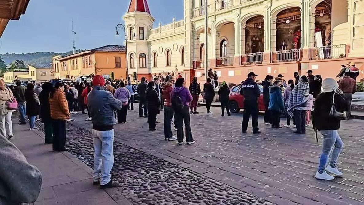 De no normalizarse el servicio de recolección de basura, los vecinos de El Oro amagaron con dejar los desechos en la vía pública para presionar. Foto: Especial