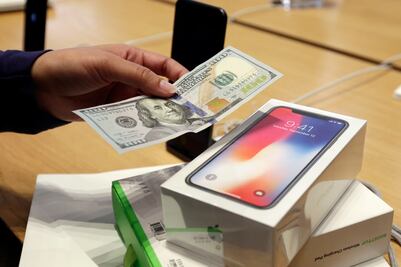 ¿Cuántos días tengo que trabajar para comprar un iPhone X en México? ¿y en Canadá y EU?