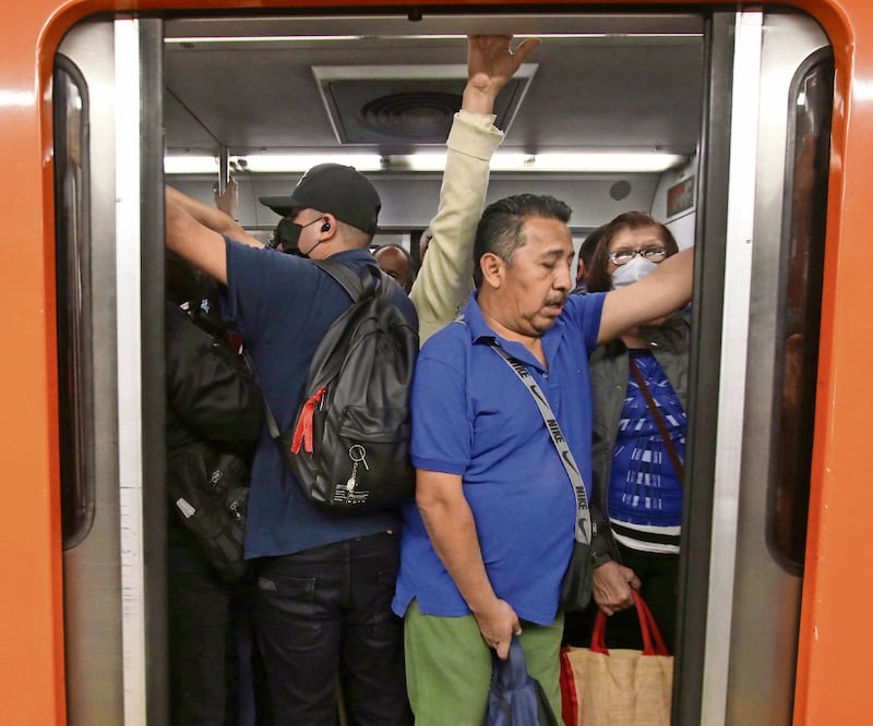 Son 68 mil 357 el número de infectados activos en el país: Ssa. Foto: Archivo EL UNIVERSAL