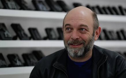 Carlos Amorales presentará performance sobre migración en la Bienal de Venecia