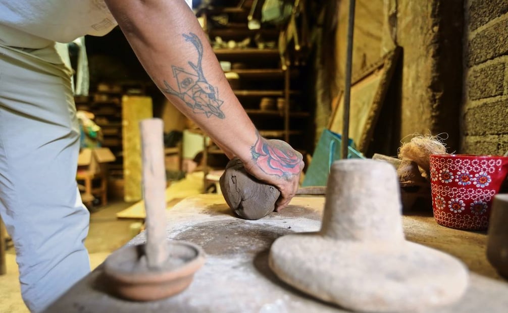 Las artesanías son hechas principalmente de arcilla y agua que al secarse o cocerse en un horno se endurece. Foto: Luis Camacho / EL UNIVERSAL