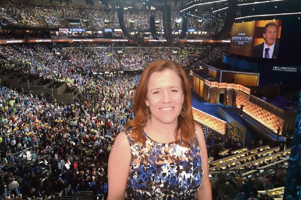 Margarita Zavala asistió ayer a Filadelfia, Pennsylvania, a la designación de Hillary Clinton como candidata a la presidencia de EU por el Partido Demócrata (IMAGEN TOMADA DE TWITTER)