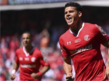 Toluca humilla a Cruz Azul y pone al 'Potro' Gutiérrez en la cuerda floja