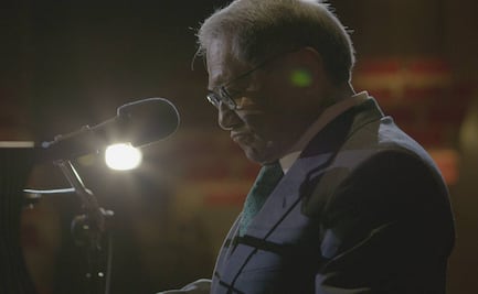 Subastarán controversial canción de Armando Manzanero 