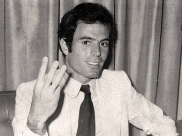 FOTOS: Cuando Julio Iglesias cantó en el Mercado de la Merced hace 49 años