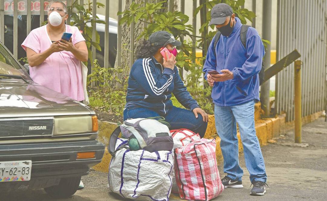 Habitantes del número 52 de la unidad habitacional Lindavista-Vallejo fueron canalizados a un hotel para evitar casos de Covid. Foto: HUGO GARCÍA. EL UNIVERSAL