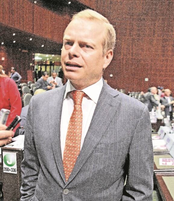 Diversas organizaciones calificaron la investigación de la FEPADE a Arturo Escobar como un paso para eliminar “se c - tores mafiosos” de la política (Especial)