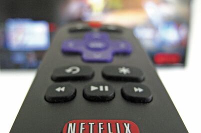 Netflix repunta, previo a debut de competencia