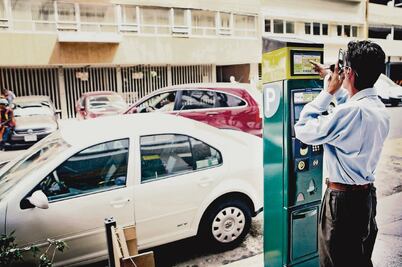 Meten freno en CDMX a concesión de parquímetros