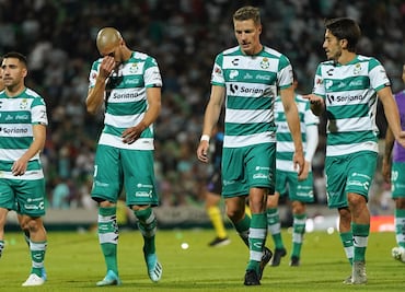 Santos, el líder 23 en quedar fuera de cuartos de final