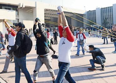Da Arne ‘pañalazo’al PRI; amenaza al PAN