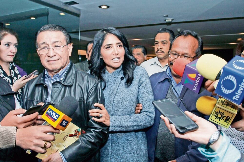 Alejandra Barrales, dirigente nacional del PRD, presidió una reunión entre líderes de corrientes internas para definir sus alianzas electorales (IRVIN OLIVARES. EL UNIVERSAL)