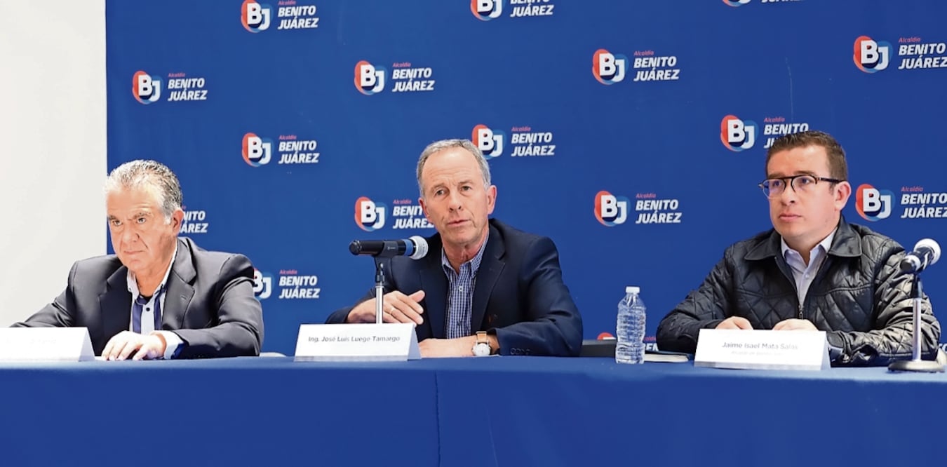 José Luis Luege (izq.) consideró que la problemática también debe ser atendida por la FGR. Foto: Especial