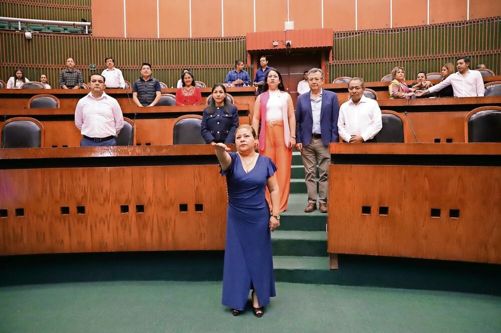 El Congreso de Guerrero tomó protesta como edil sustituta de Malinaltepec a Deyanira Bernardino. Foto Especial