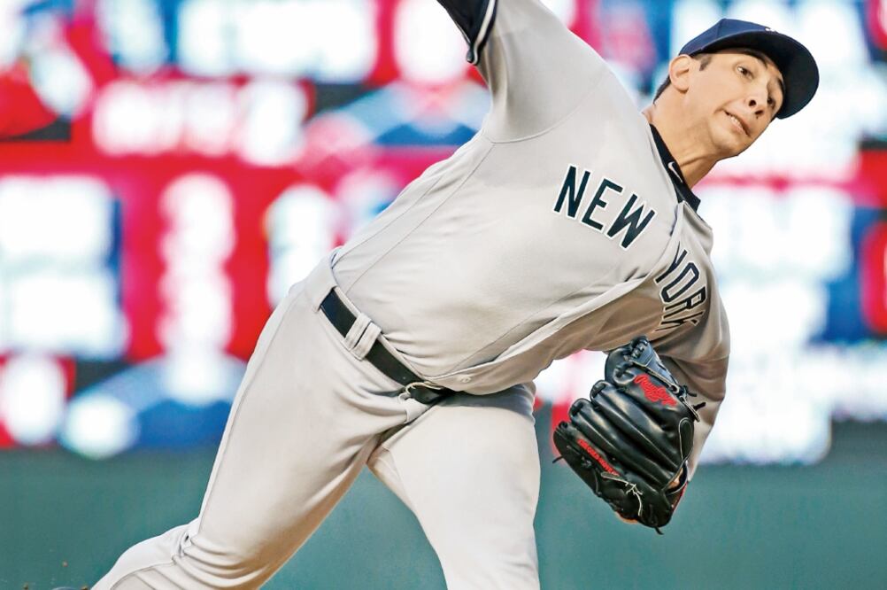 Luis Cessa abrió por Nueva York; permitió 3 carreras en 3 innings. FOTO: BRUCE KLUCKHOHN. AP