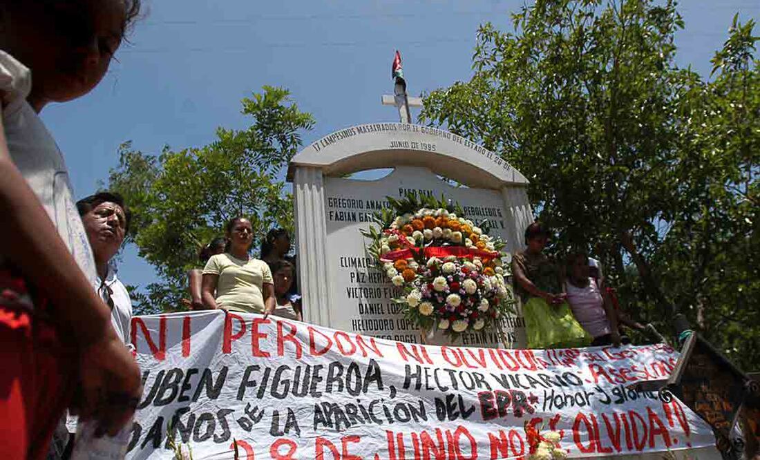 Acto luctuoso de Aguas Blancas donde surgió públicamente el EPR. Foto: David Jaramillo/ Archivo El Universal.