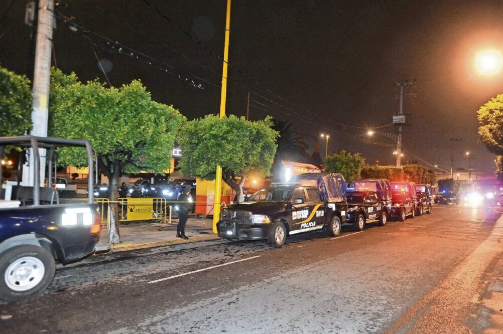 El hombre y la mujer habían acudido al MP para pedir informes sobre un familiar detenido, al parecer, por venta de droga y posesión de arma de fuego (LUIS CARBAYO. CUARTOSCURO)