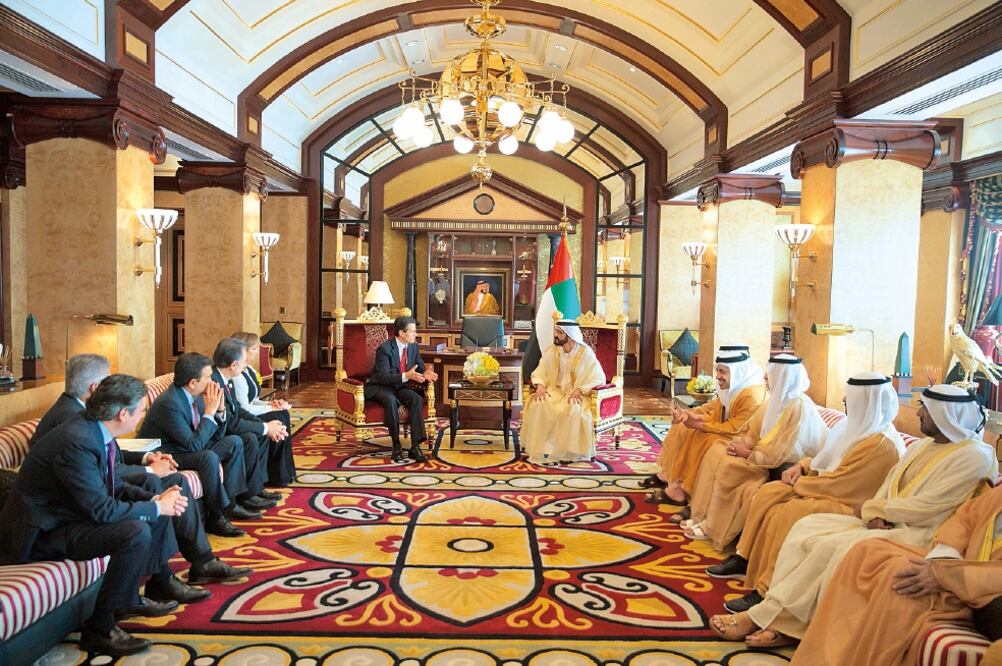 El presidente Enrique Peña Nieto y funcionarios de su gabinete realizaron una visita de Estado a los Emiratos Árabes Unidos, donde se reunieron con el primer ministro y vicepresidente Mohamed bin Rashid Al Maktum y empresarios del sector (PRESIDENCIA)