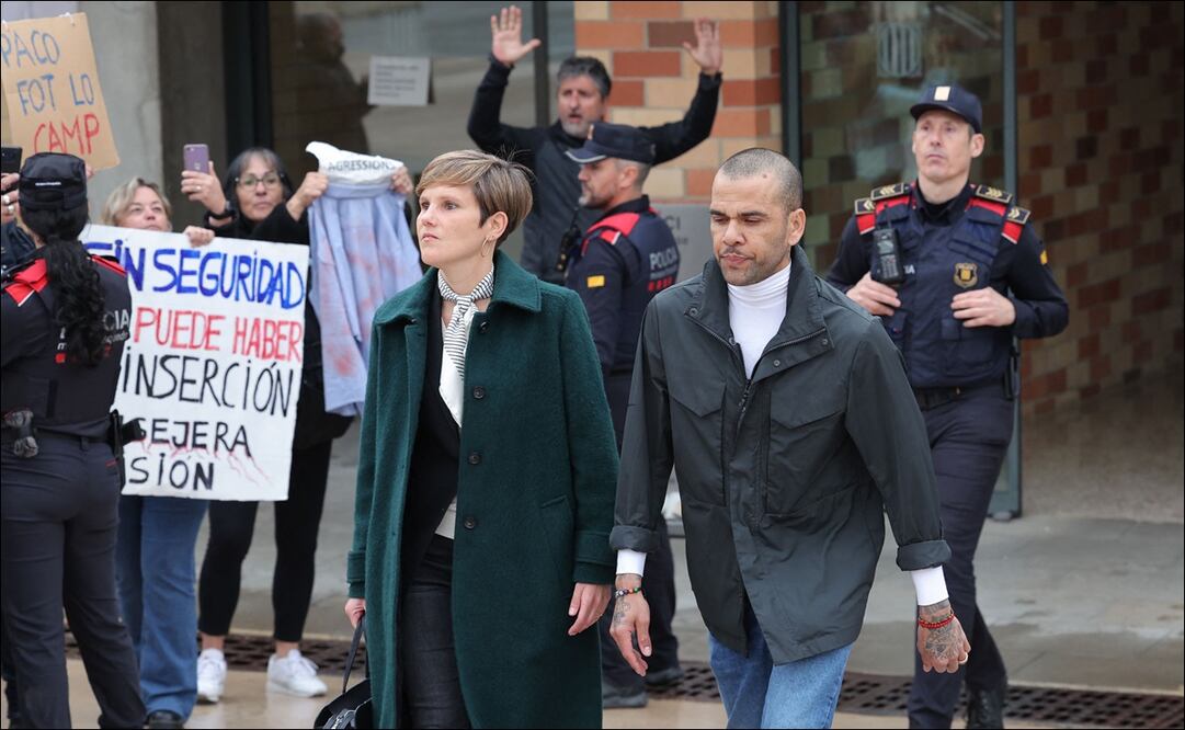 Dani Alves salió de la prisión tras haber pagado una fianza de un millón de euros - Foto: AFP