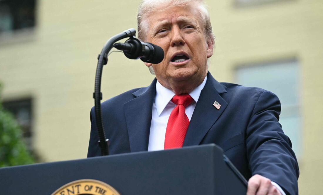 El presidente de Estados Unidos, Donald Trump, habla durante una ceremonia de conmemoración del 11-S en el Monumento Nacional del Pentágono del 11-S en Washington, D.C., el 11 de septiembre de 2025. Foto: AFP