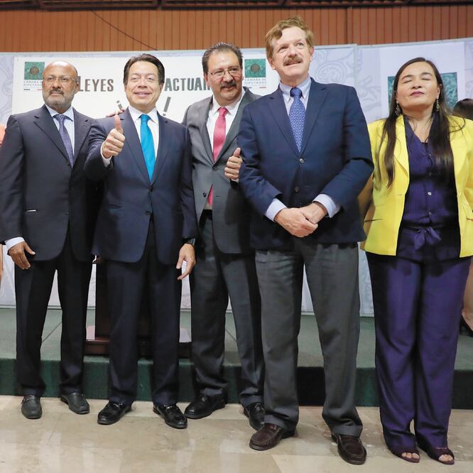 Líderes de las bancadas en el Congreso opinaron sobre la encuesta de EL UNIVERSAL en la que se refleja una baja en la aprobación del Presidente. ARCHIVO EL UNIVERSAL