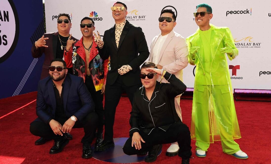 Grupo Firme en los Latin American Music Awards. Foto: AFP/Bridget Bennett 