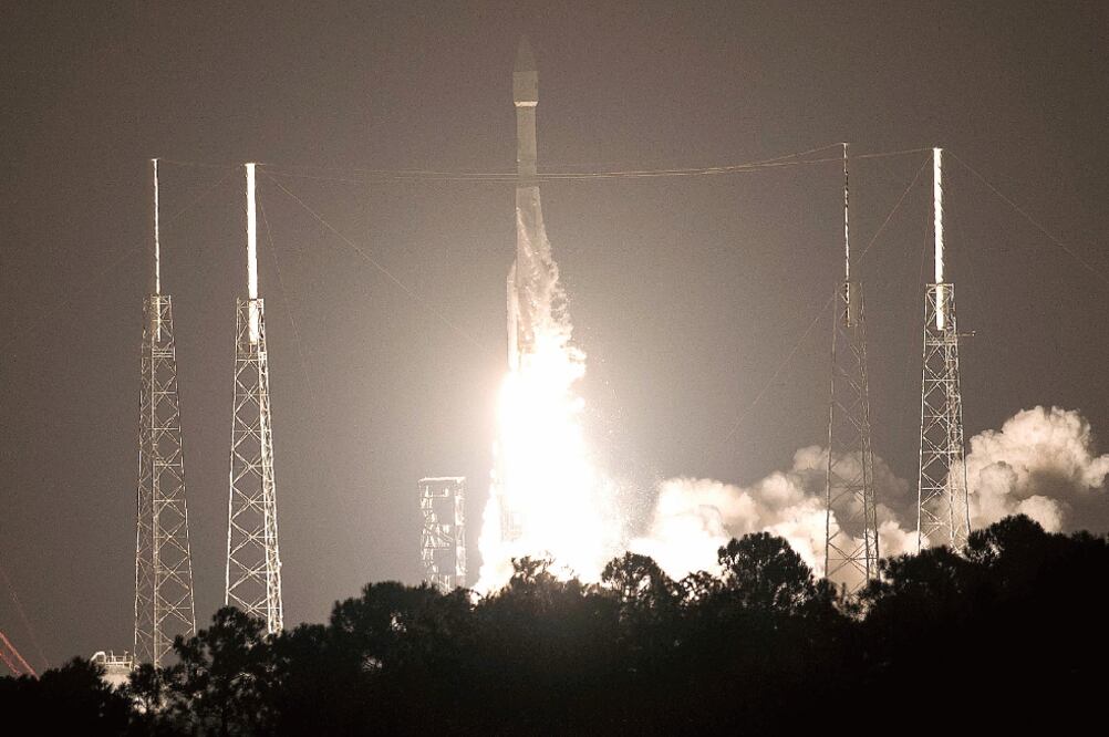 El satélite mexicano Morelos 3 fue lanzado ayer con éxito en Cabo Cañaveral, Florida, según confirmaron autoridades (CRAIG BAILEY. AP)