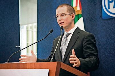 Ante rechazo, Anaya debate con la sociedad 