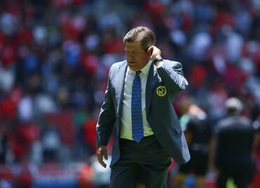 Que Brizio se calle y se ponga a trabajar: Miguel Herrera