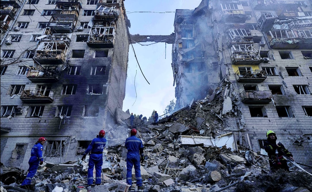 Se desconoce si los cancilleres han revisado el plan de paz, elaborado por enviados de Estados Unidos y Rusia, y que se dice incluye forzar a Ucrania a ceder territorio, una perspectiva que Zelensky ha descartado. Foto: AP