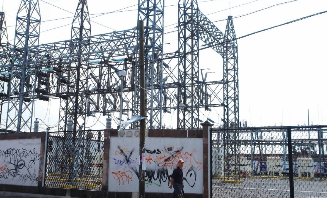 De acuerdo con industriales, el costo de la generación de electricidad por medio de fuentes renovables, incrementará los gastos de las empresas por concepto de energía (ARCHIVO EL UNIVERSAL)